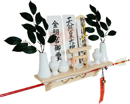 [ さくら禅 ] 棚型 モダン 神棚 祥雲 鳥居付き 白松 壁掛け お札立て 簡単取り付け 穴が目立たない 棚板 神具 お守り飾り 破魔矢置き 神明鳥居 水晶付き （本体のみ）